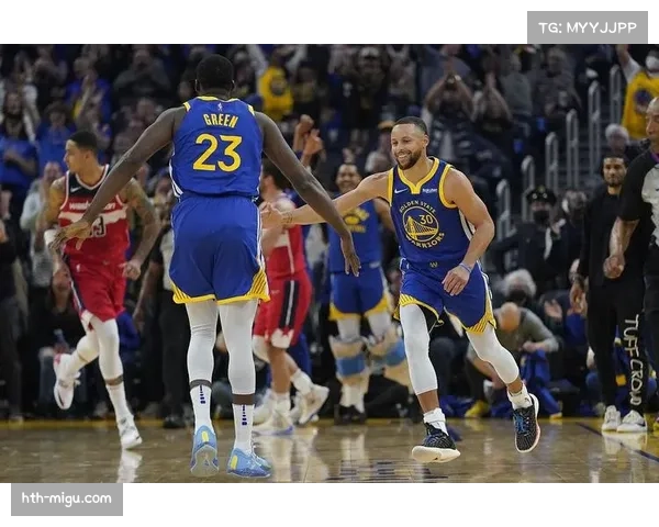 勇士传切体系对阵爵士团队篮球：三分命中率成胜负关键